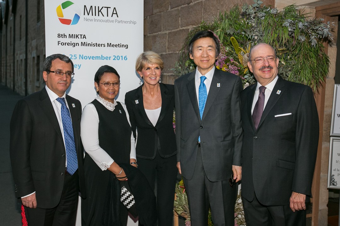 MIKTA Ministers arrive at the Waterfront restaurant for the welcome dinner hosted by Foreign Minister Julie Bishop, The Rocks, Sydney, 24 November 2016.